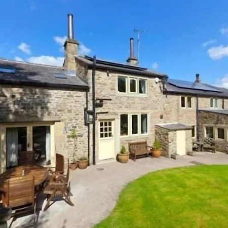 Throstle Nest Farm Guest house 4*