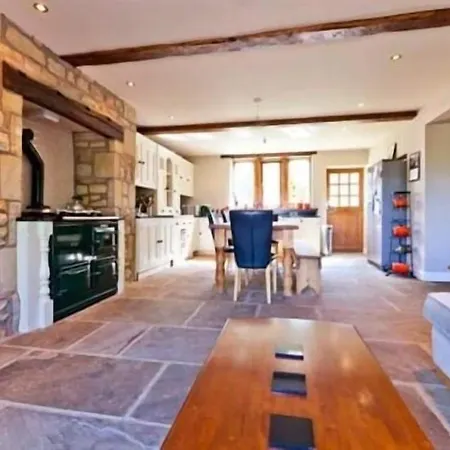 بيت ضيافة Throstle Nest Farm