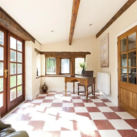 Throstle Nest Farm Гостевой дом 4*