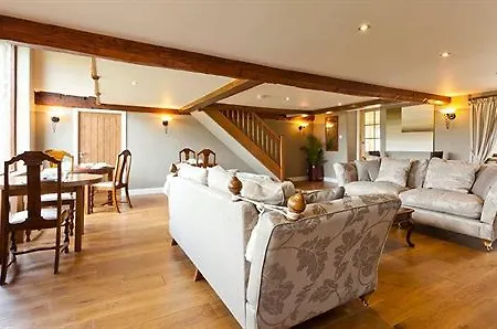 Гостевой дом Throstle Nest Farm Carleton